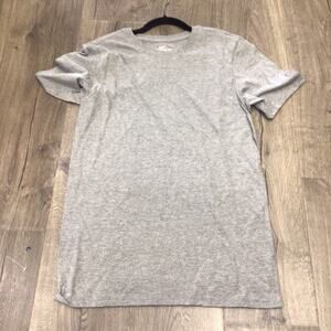 Nike Mens Athletic Cut Short Sleeve All Purpose Tee Size Small Gray White Logo